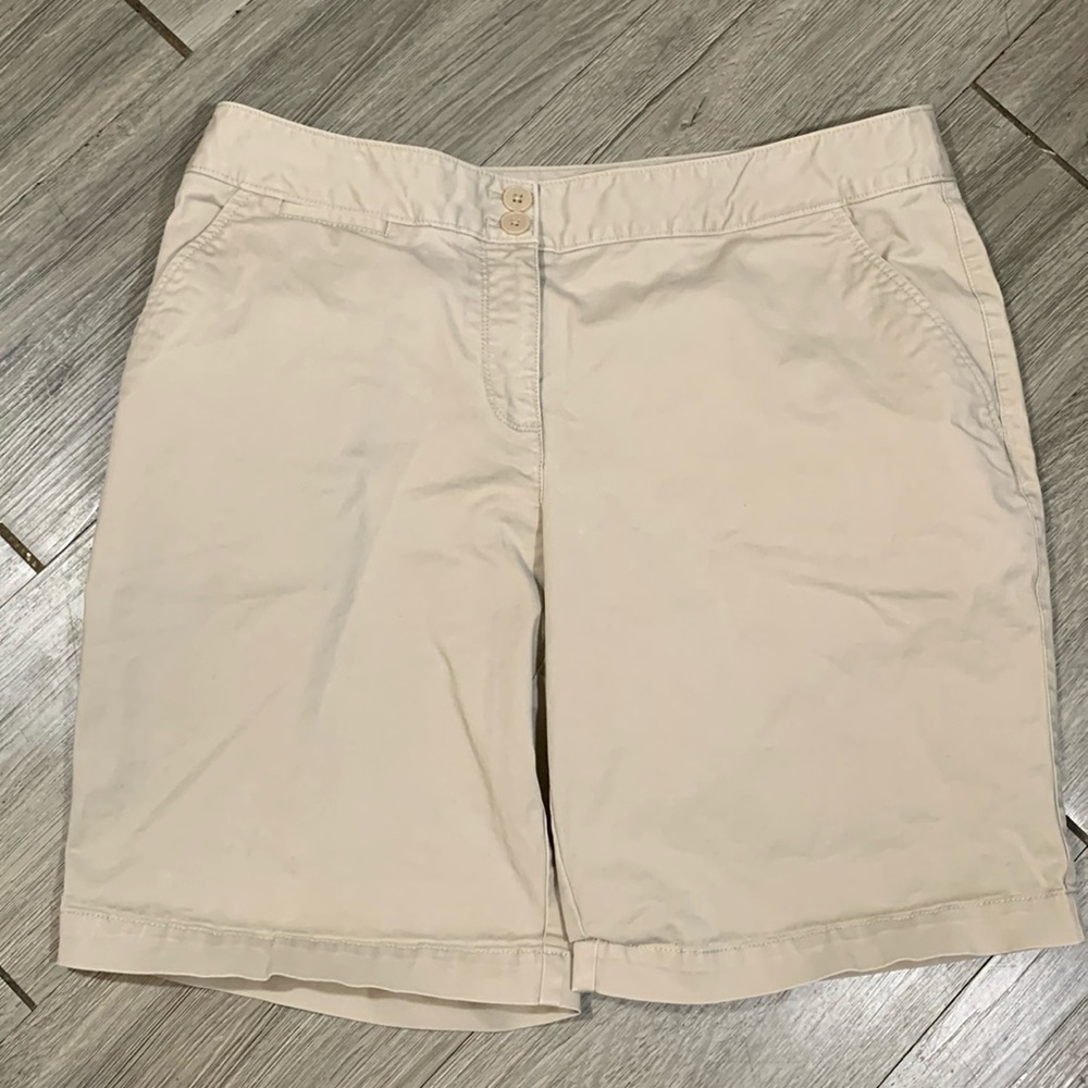 Tommy Bahama Khaki Cotton Stretch Flat Front Shorts size 6